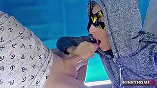 i hot blonde teen sucking big cock and swallowing it all