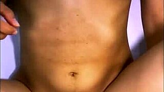 La Hijastrastrastra Era Tan Estrecha Que Parecía Virgen Pero Él Sabía Que No Lo Era