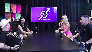 duas gostosas ficam peladas, se chupam e se beijam - bruna carlos e matheus caetano