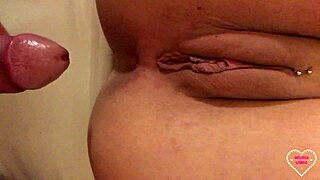 deixei a porta aberta e fiquei de quatro maninho entrou e comeu meu cu e minha pepekinha com aquele cacete gostoso