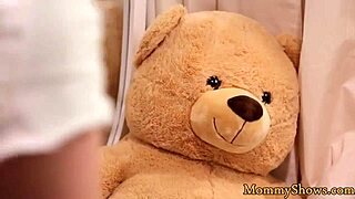 Classy stepmom face-sits cute girl for lesbian fun 😘