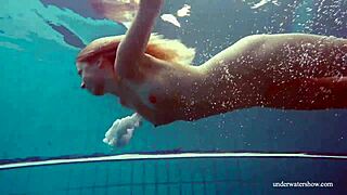 Melisa Darkowa gets her pussy played in the underwater masturbation video