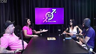 She finds small thin dick in cabin.