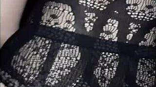 Mi padrastro estaba caliente se quita el condon mientras masturba y squirts