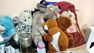 Sarah rosa cleans the second bedroom in house cleaning series part 4