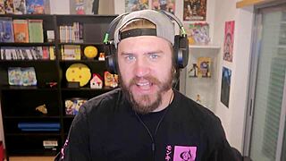 The dumbest reason I can't take a shower in summertime saga