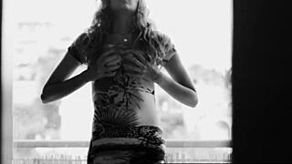 Stunning lesbian blondes lick pussy to wild orgasms! 😘