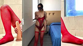 Look at this rich bitch showing her pussy!