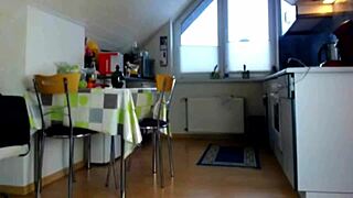 sexydeas shows off ass and masturbates on webcam