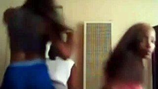 hey, check out this teen's ass popping free in tight spandex 😏