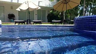 que delicioso coger después de nadar en la alberca con la amiga