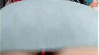 brasileira gostosa rebolando de vestido curtinho mostrando a calcinha socadinha