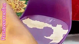 Novinha teases boss until he cums