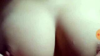 em gái 2k thủ dâm với teen 18+ vibes, exploring solo pleasures in a casual chat