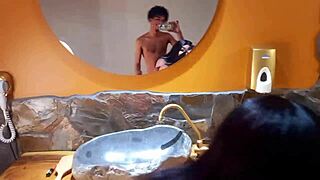 perdimos la apuesta y follamos con hermanastro en un motel