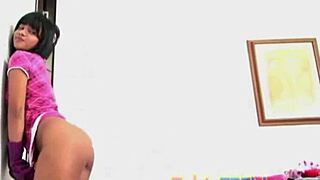 Tobie teen gives blowjob to big cock 😍