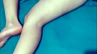 Roçando O Pau Na Buceta E No Cuzim Da Esposa Do Meu Amigo Até Ela Gozar Explodiu Porra Na Bucetinha