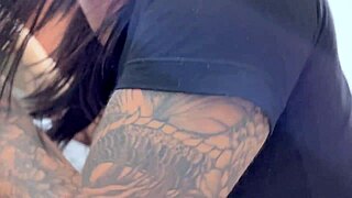 I fucked the gamer's pussy while she played