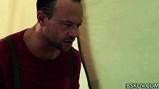 करला कुश, इस हॉट बेब को उंगली करना चाहता है?