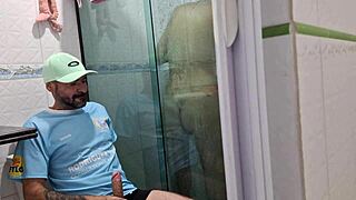 Pediu Pra Usar O Banheiro Com Ela No Banho