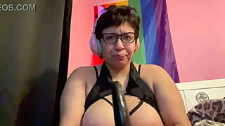 Nerd gets face fucked