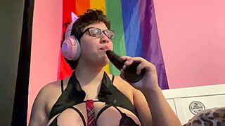 Nerd gets face fucked