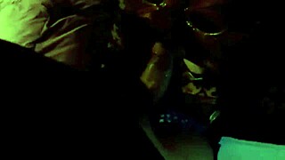 क्यूट एमेच्योर कॉलेज डॉर्म में बड़ा लंड गहरा लेते हुए मॉन्स करती है