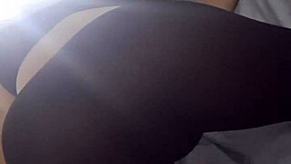 Chupadas Deliciosas y Nalgas Ricas en Leggins Ajustados