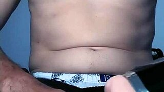 i give a handjob with vibrating toy on my pussy