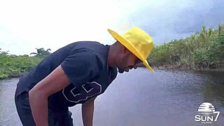 A puta safada da Mary Luthay aprontando com os rapazes com direito a cuzinho sendo fodido - turma do sexo