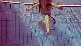 Libuse fucks her friend on the beach.