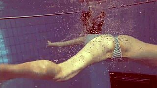 Libuse fucks her friend on the beach.