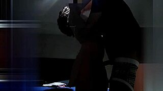 Saqué a mi amigo de la fiesta a mi cama