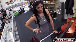 gorgeous brazilian brunette blows for cash