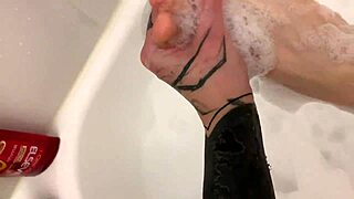 webcam bubble bath with blonde amateurs