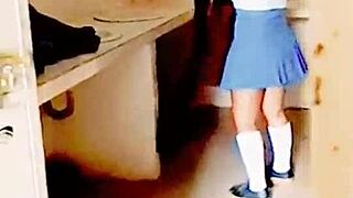 Sexo en el colegio con colegiala latina, follan dentro del aula. What’s their secret?