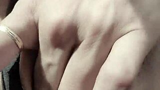 uhh, my gf fingers herself in taxi, soo hot vid