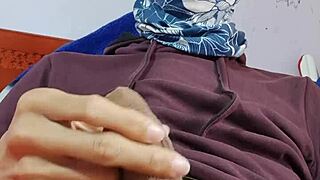 estoy caliente y quiero follar con tu gran culo de teen