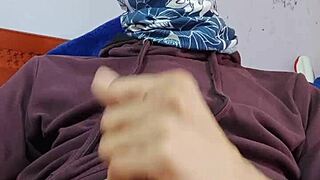 estoy caliente y quiero follar con tu gran culo de teen