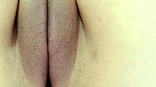 I saw this cute teen with peachy shaved pusy