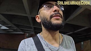 I fuck a fan at her house without condom in wet pussy