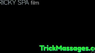 Tricked Cute Amateur Babe Gets Facial from Tattooed Masseur During Voyeur Sucking Session