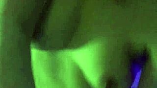 Look At The Redheaded Beauty Stretching Her Wet Pussy On Webcam?