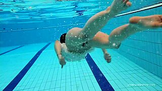 I saw katy soroka's hairy beaver underwater, it's so sexy!