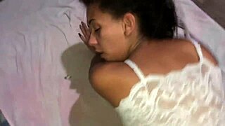 O Novinho Comendo Cuzinho da Novinha de 18 Anos in POV Latina Anal