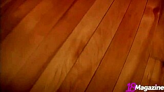 amy lee drains dicks with mouth and feet in casual session