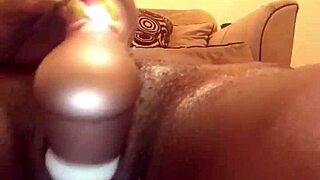 Mrsfeedme plays with her creamy pussy for 7 mins 😍