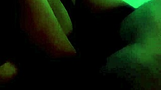 Aluna Novinha Aprendendo a Mamam com o Professor no Escuridão do Netflix