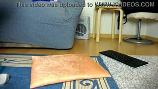 Hungry Dude Licks Hottie's Cunt and Gets Turned On