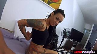 I am Evelyn Buarque, tattooed teen 18+, fucking my ass with desire
